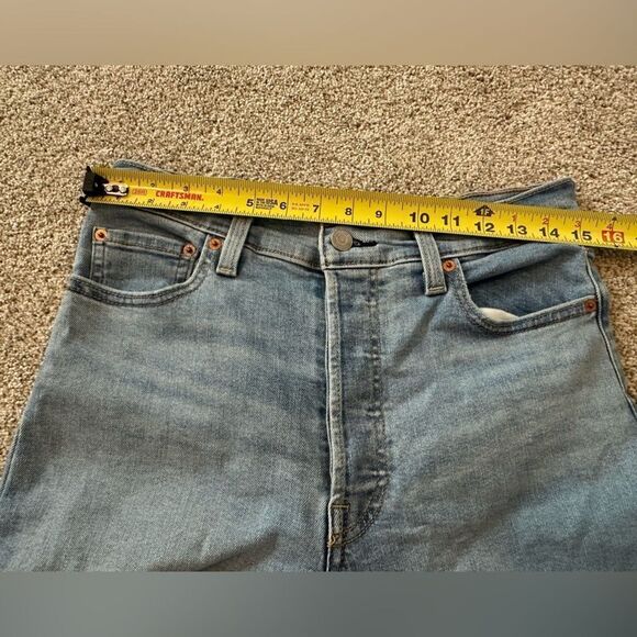 Levi’s Rib cage Straight Ankle Button Fly Light Wash Denim Jeans Size 29 Waist - Picture 8 of 9